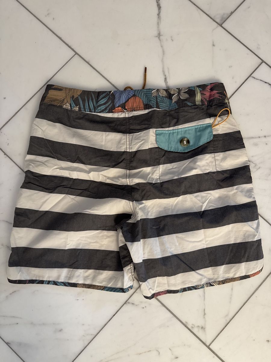 Costumi da bagno: Globe Badeshorts gestreift Gr. 34 – Usato da Sonnental venduto da sop_9scm 2