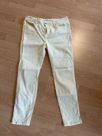 Gelb-weisse Hose (3/4 Länge)