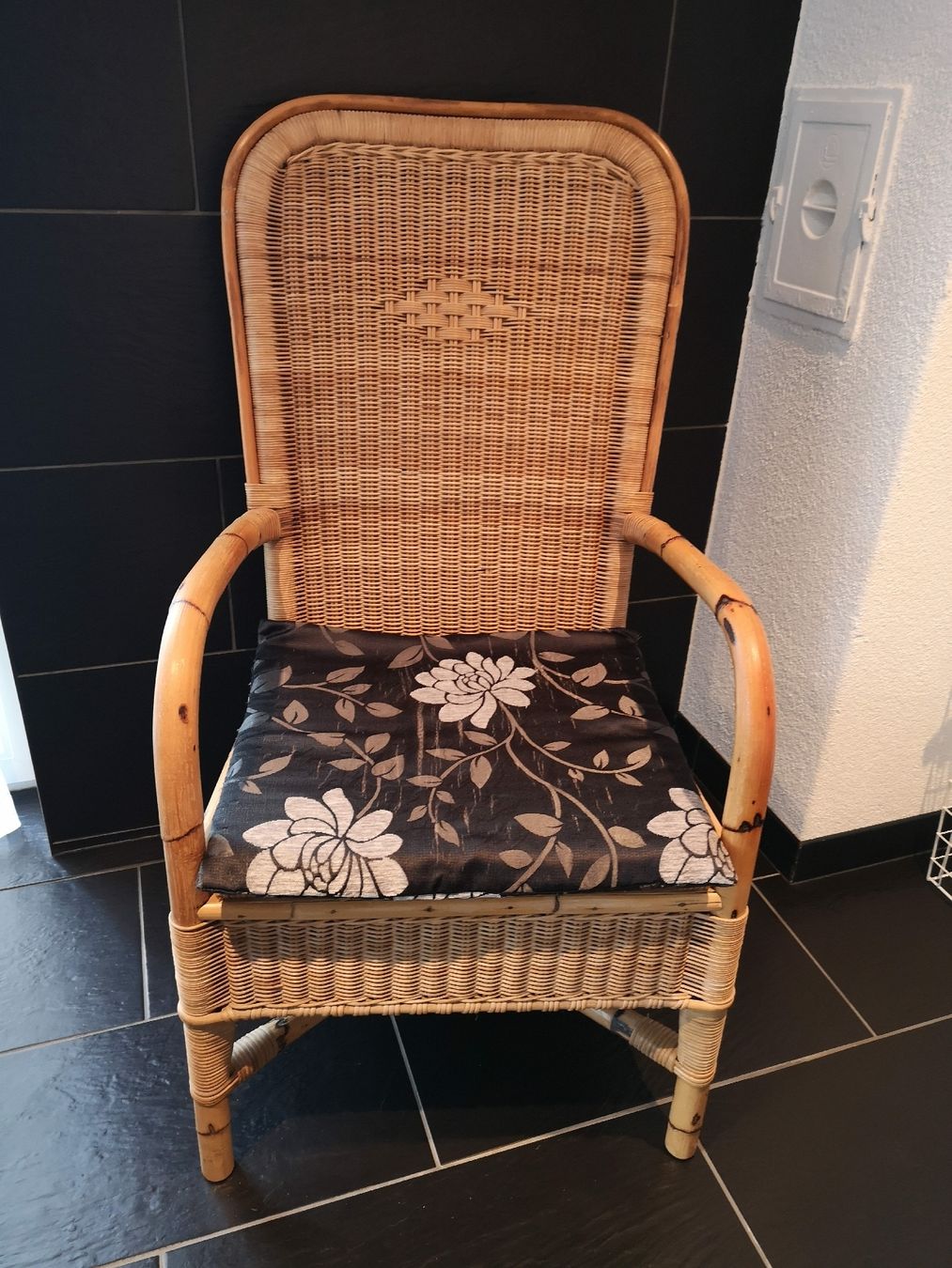 Stühle: Nachtstuhl Rattan Vintage – Gebraucht aus Berneck von Schlings 6