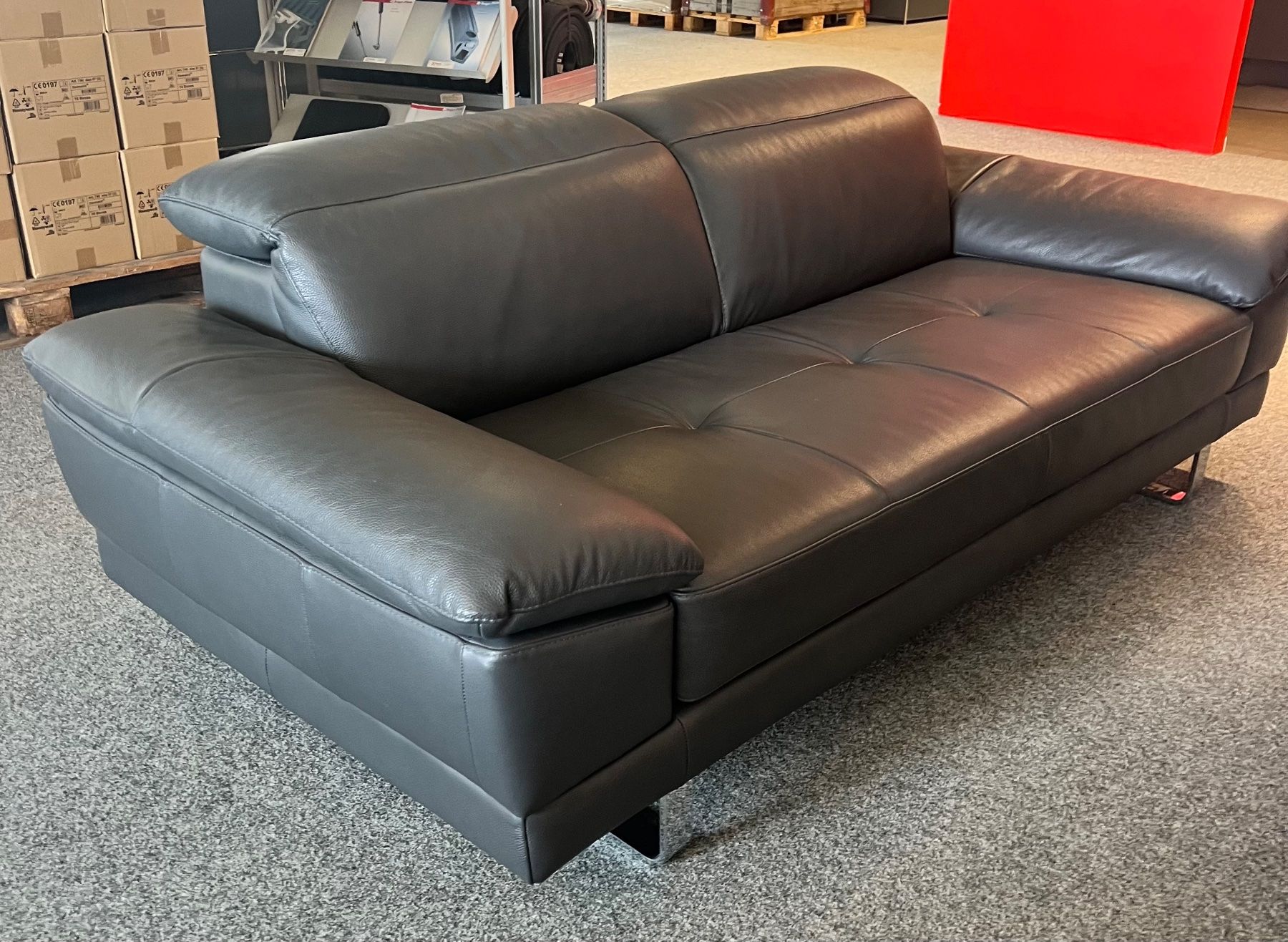Divani: Canapé en cuir anthracite, comme neuf – Usato da La Conversion venduto da g.rochat 1