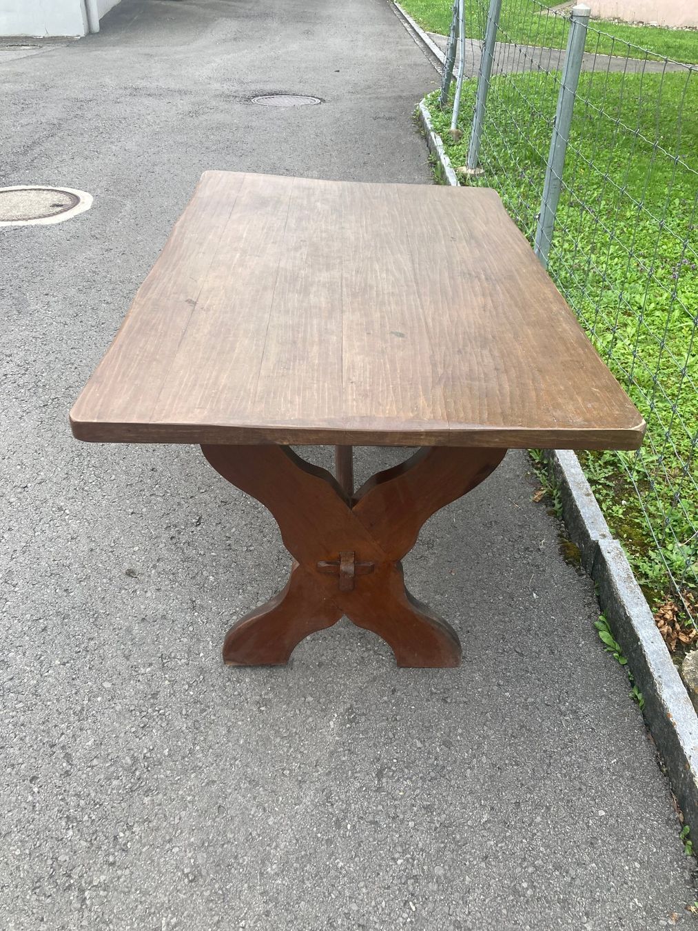Tables: Massivholz Tisch – D'occasion à Zollikofen par schildi13 1