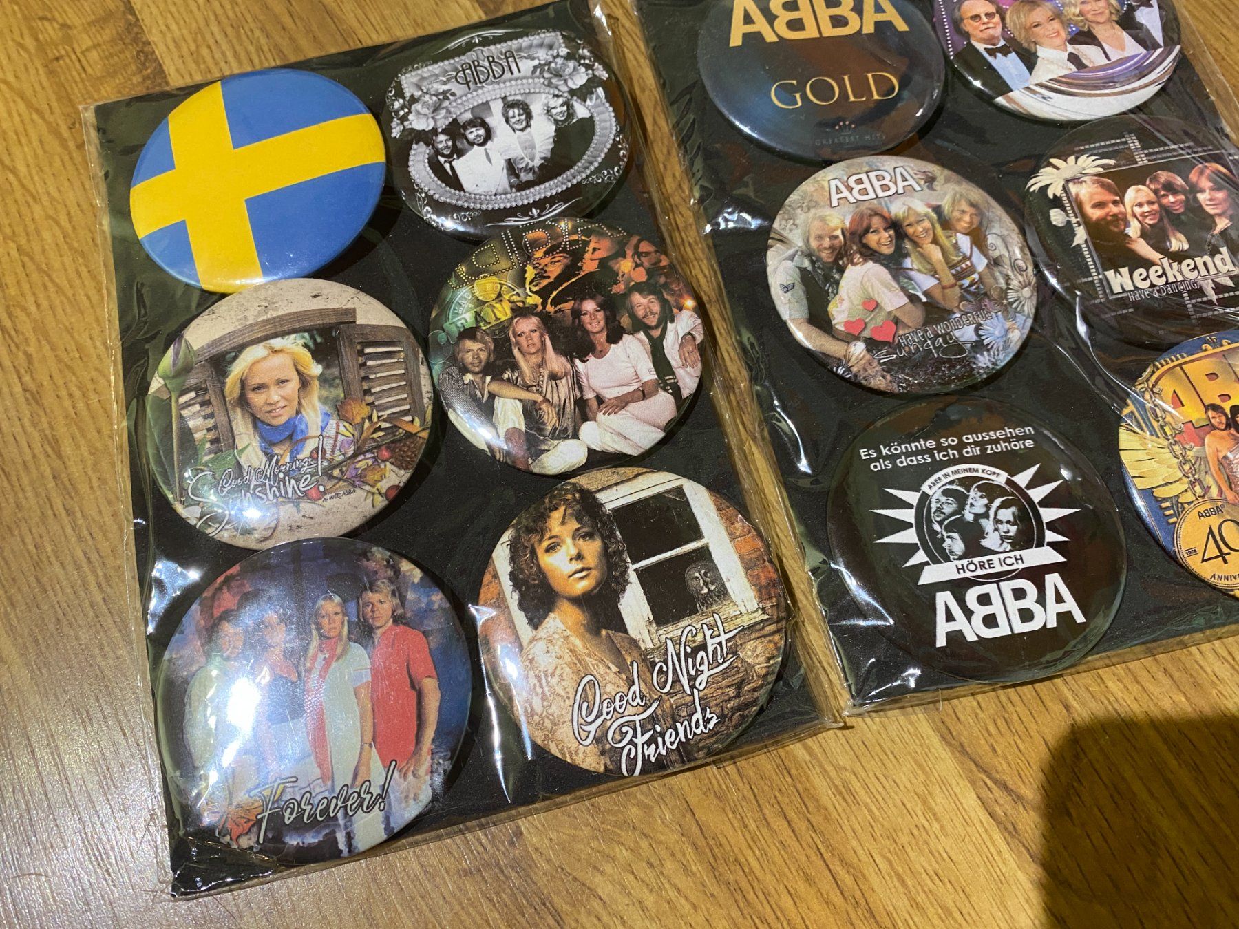 Placchette & Badge: ABBA Pin Badges! – Nuovo e nell'imballaggio originale da Basel venduto da VinylLover68 1