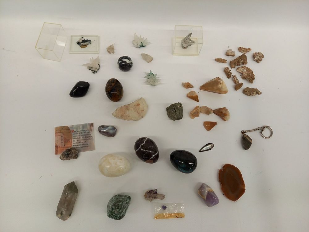 Lot Edelsteine Heilsteine Mineralien Sammlung 3. (Gebraucht) in Toffen ...