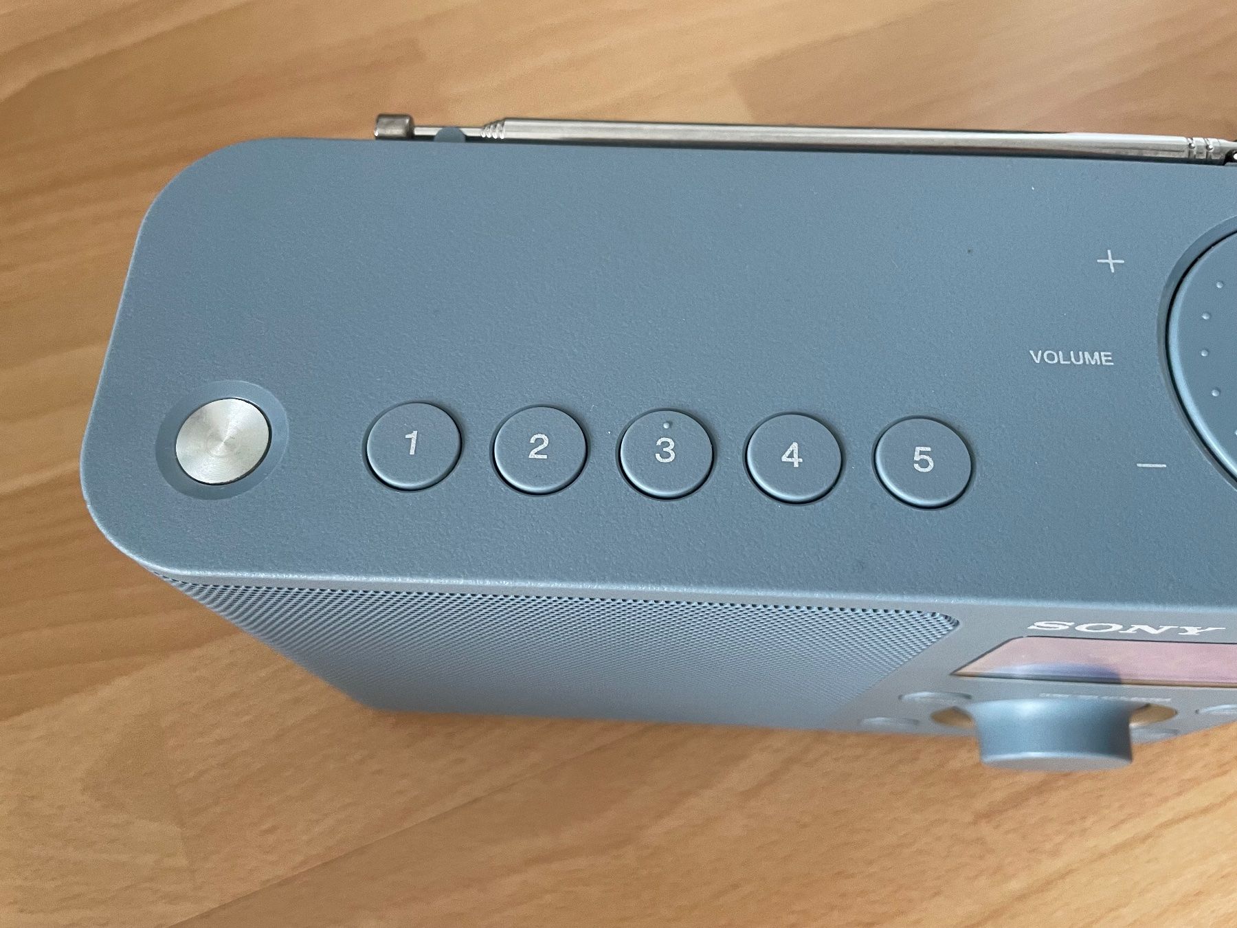 Sony Radios: Sony DAB/FM Radio XDR-S61D hellblau – D'occasion à Uznach par nat_z9bb 1