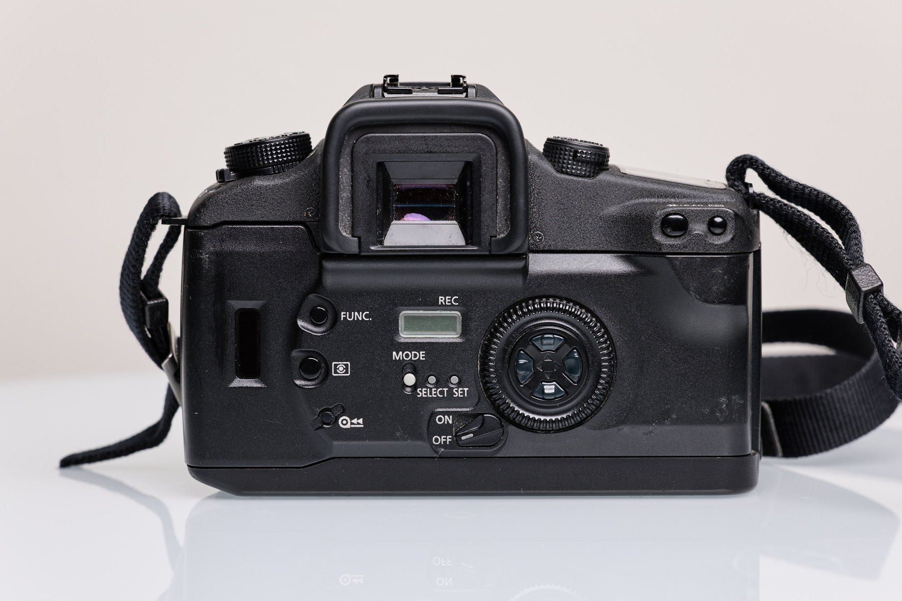 Canon Kamera: Canon EOS 30V mit Batteriegriff (BP-300) – Gebraucht aus Grüt Gossau ZH von ValentinHehli 2