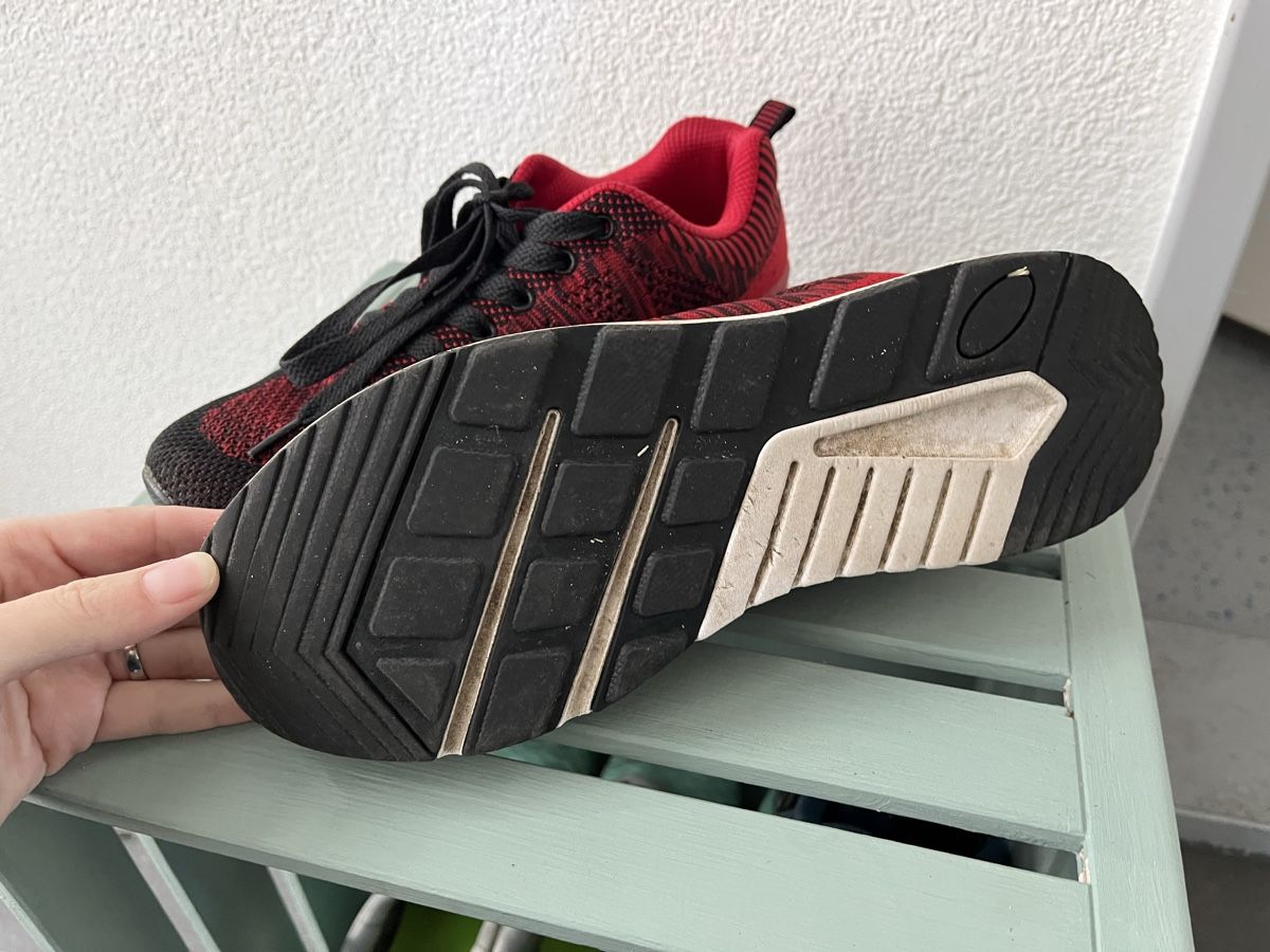 Scarpe da donna: Sneakers - Gr. 39/40 – Usato da Escholzmatt venduto da Sarah_ 1