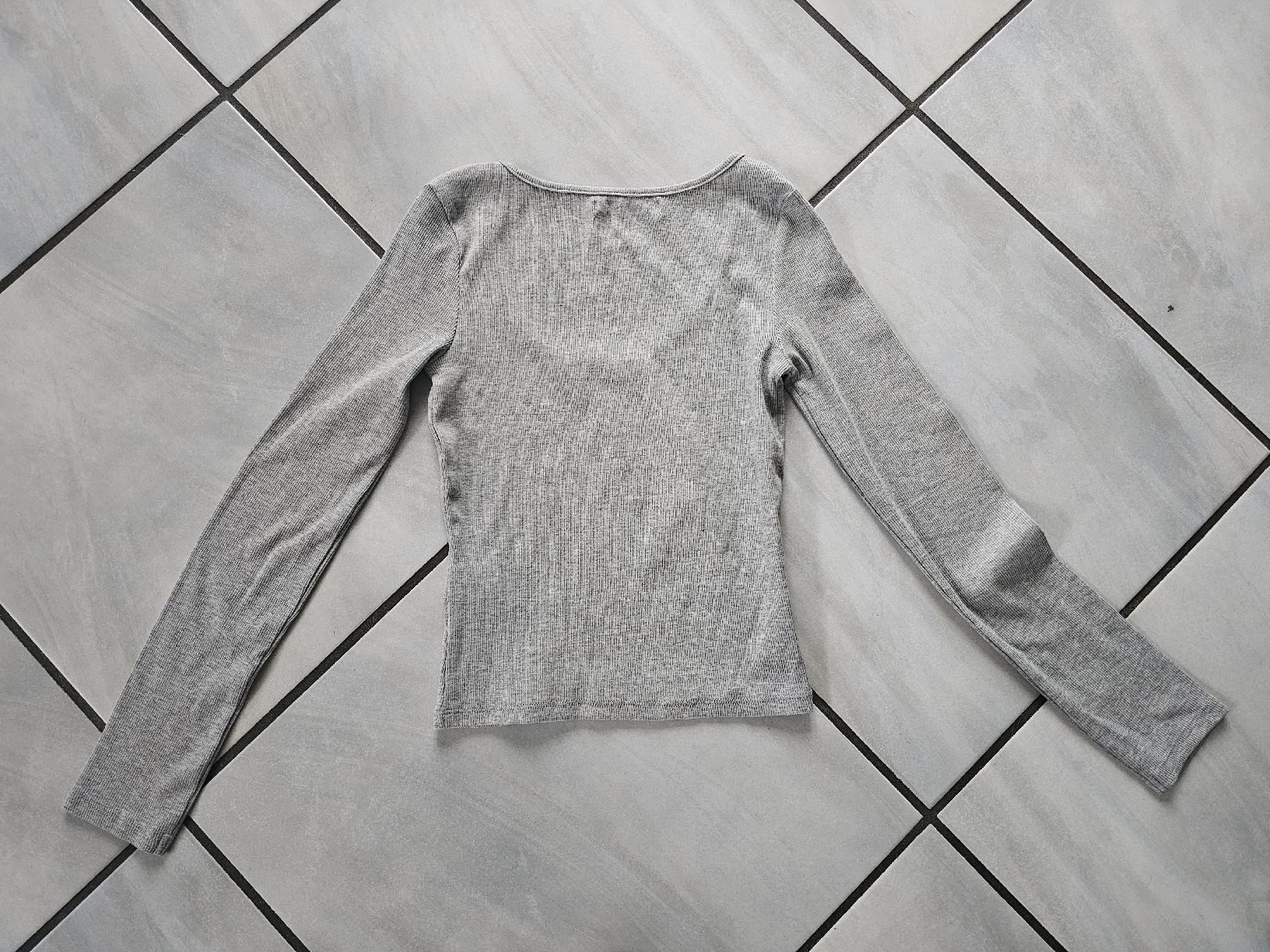 Pull&Bear Top: Pull gris  – Nuovo (secondo la descrizione) da Courtételle venduto da Kollerleane 1