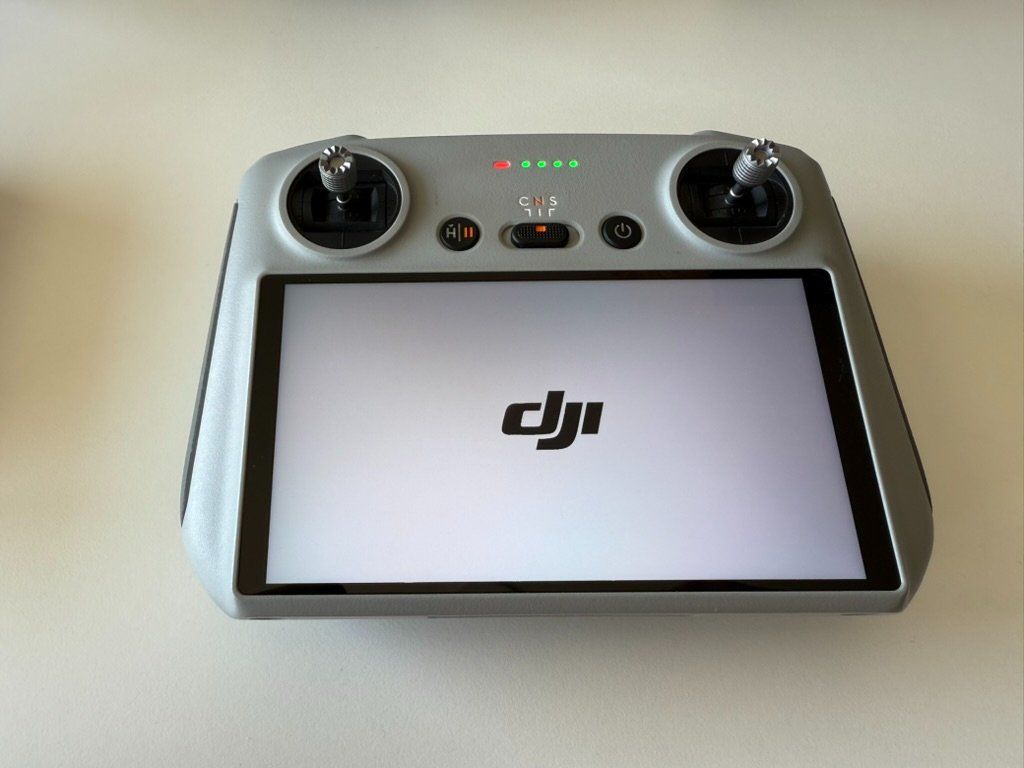 DJI Modellismo RC: DJI Mavic 3 Classic | Drohne | mit Fly More Package – Usato da Zürich venduto da 0pi_svh7 4