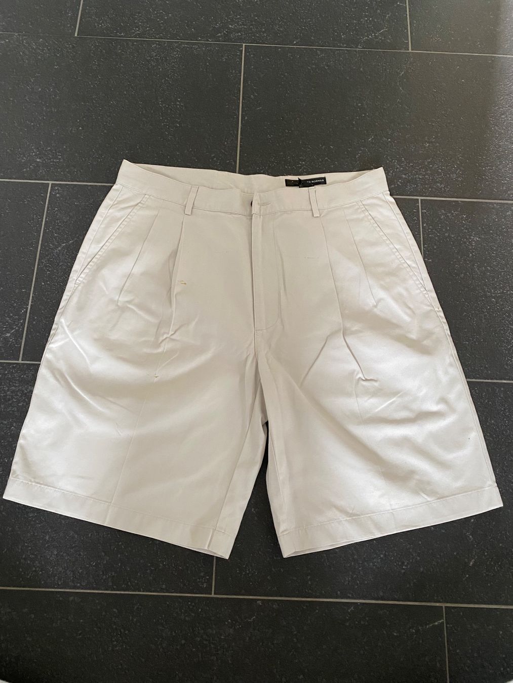Pantaloni: Greg Norman Shorts – Usato da Lützelflüh-Goldb venduto da flu_q9tg