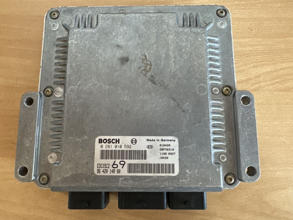 Alle Autoersatzteile: Bosch Motorsteuergerät EDC15C2 0281010592 #357 – Gebraucht aus Wald AR von Jakusi95 1