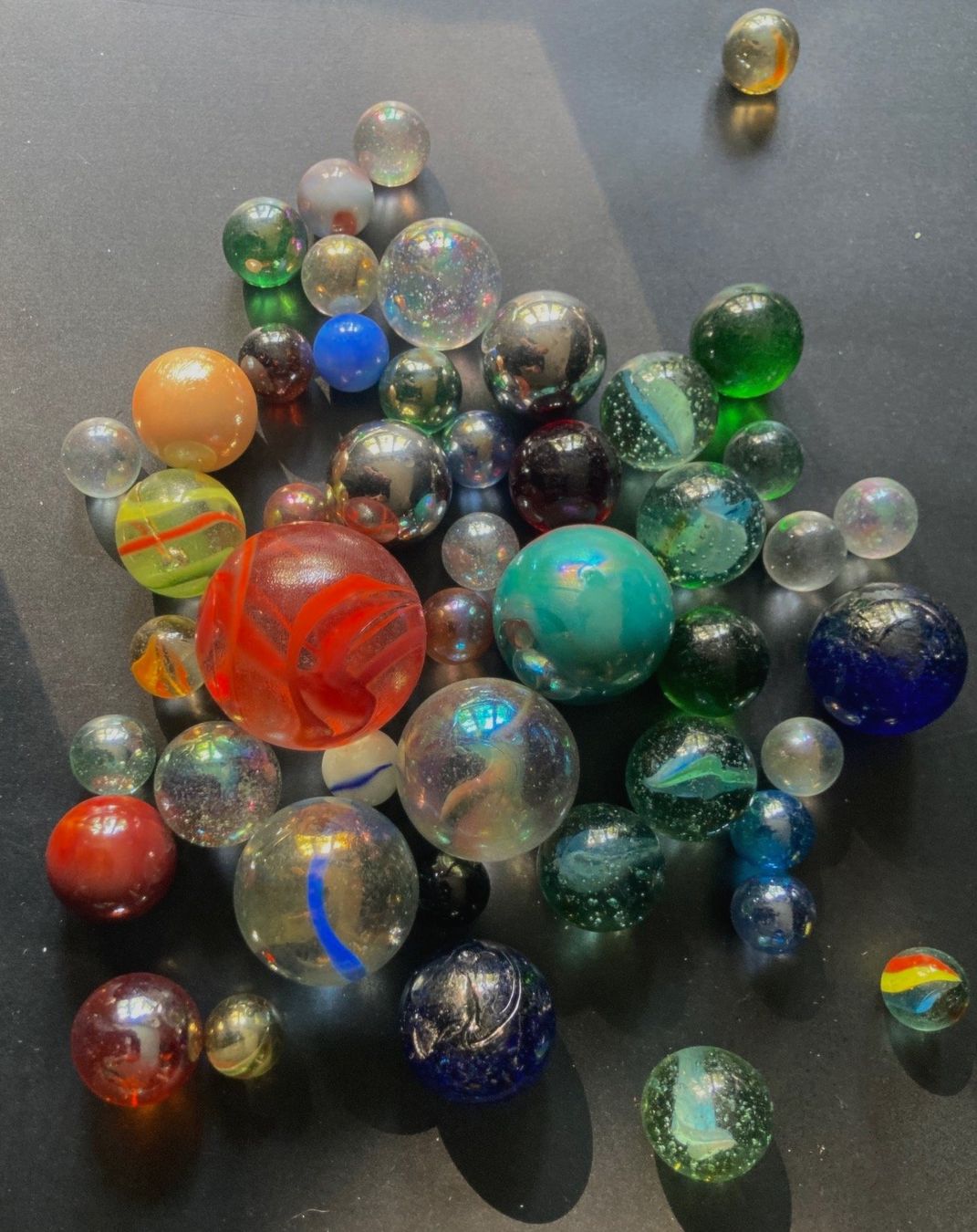 Murmeln: 50 Murmeln Glaskugeln farbig – Gebraucht aus Rumlikon von Ambiente_Brocante
