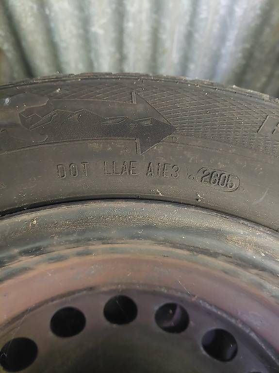 Pneumatici & Ruote complete: Cerchi con gomme  – Usato da Arogno venduto da Matteosans 1