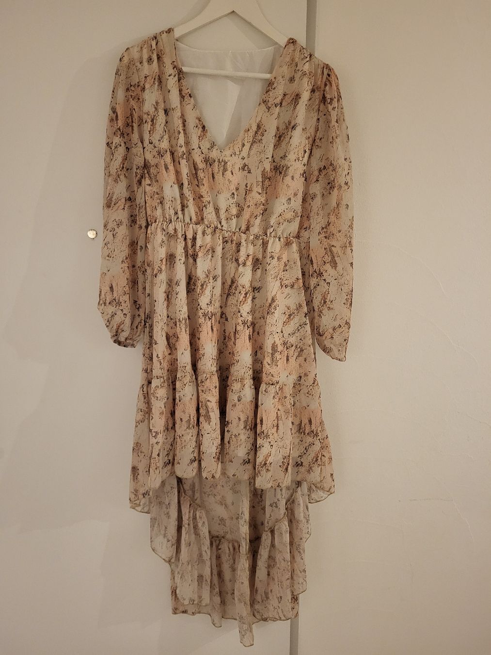 Kleider: Neues Sommerkleid mit Blumenmuster, Grösse L – Neu und originalverpackt aus Felben-Wellhausen von Brummbaer90