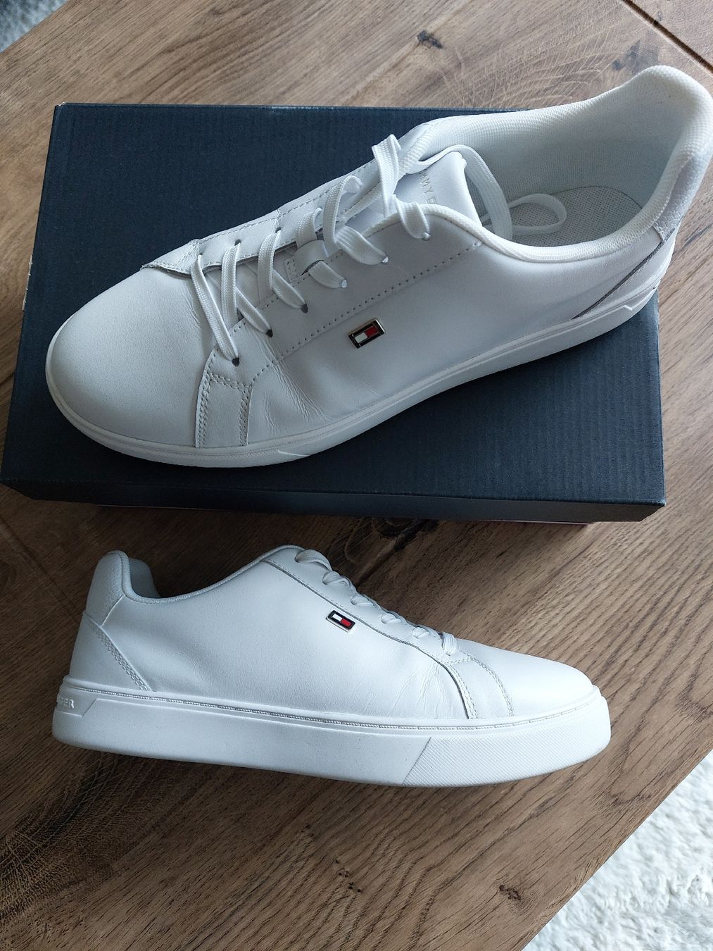 Tommy Hilfiger Scarpe da uomo: Tommy Hilfiger Sneaker Gr.40 - Neu! – Nuovo (secondo la descrizione) da Thalwil venduto da S_Blaettchen 1