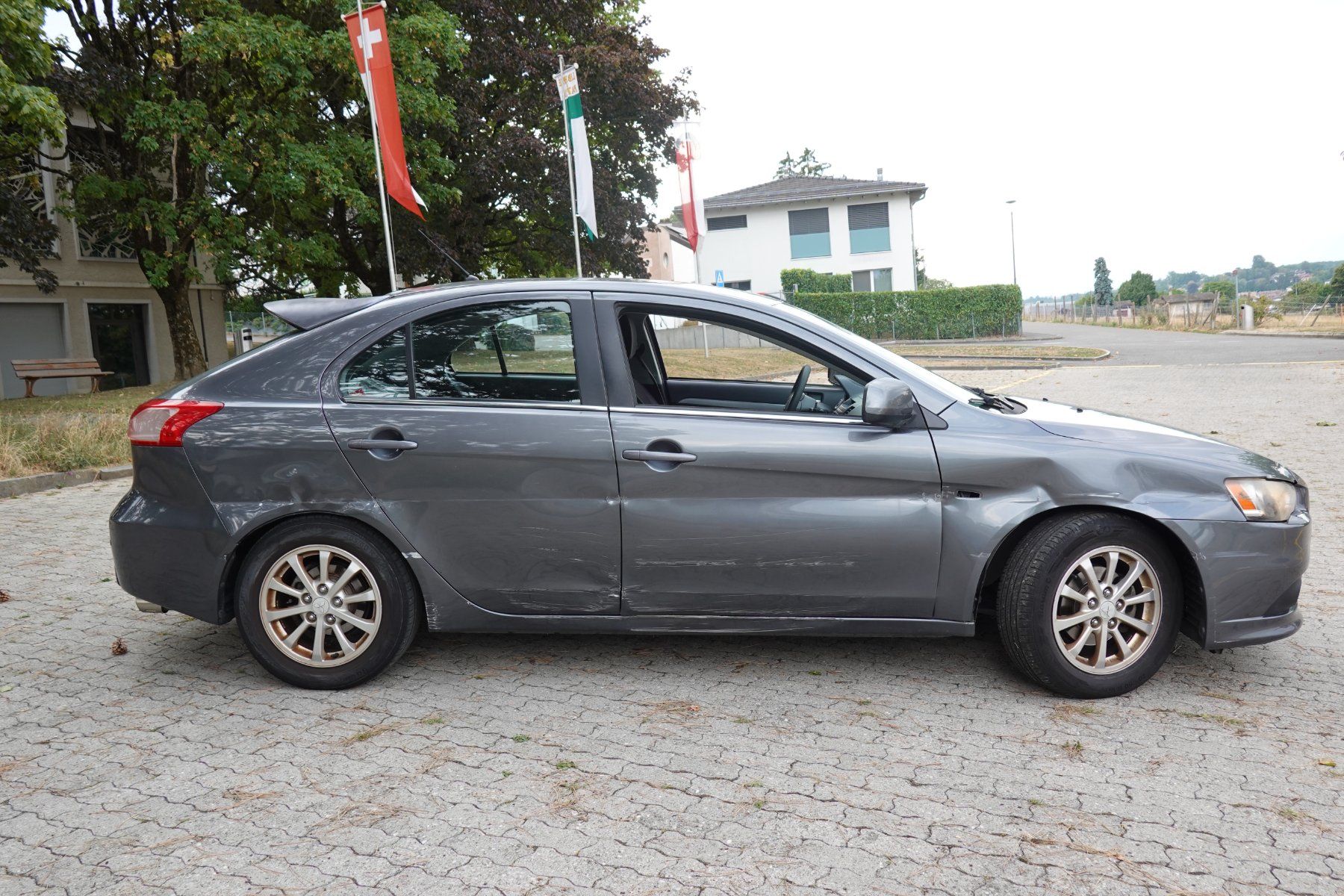 Mitsubishi Autos: Mitsubishi Lancer Sportback 1.8 – D'occasion à Denges par titi613 2