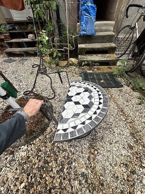 Tische: Balkon-Tisch – Gebraucht aus Basel von dyl_mz2m 1
