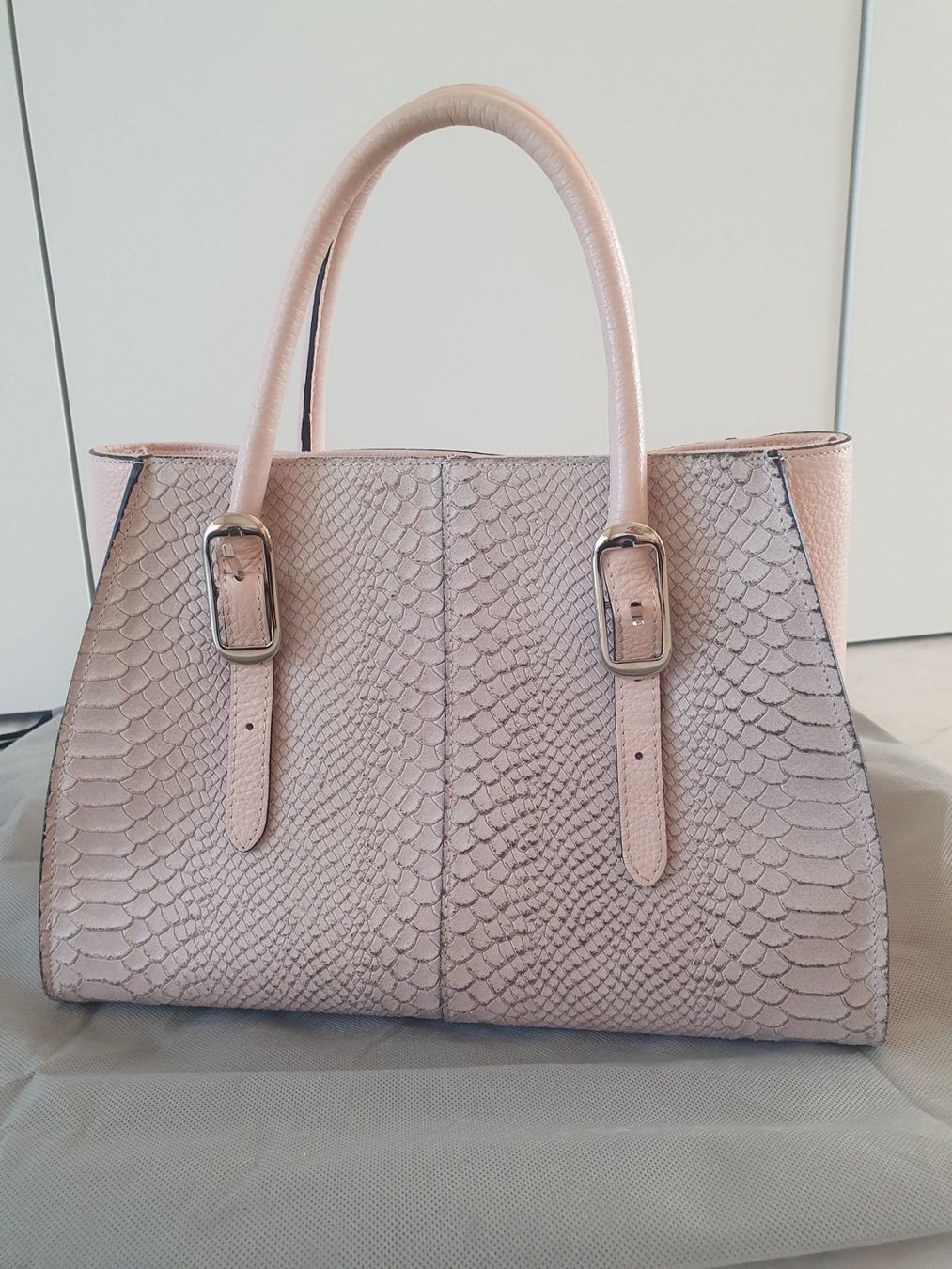 Borse da donna: Handtasche Leder Rosa mit Kroko-Optik – Usato da Möriken AG venduto da Xaendu 1