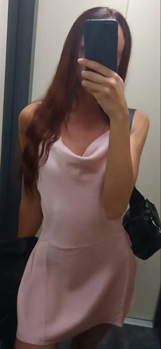 Stradivarius Vestiti: Vestito corto rosa in raso  – Usato da Massagno venduto da sab_gpx5 2