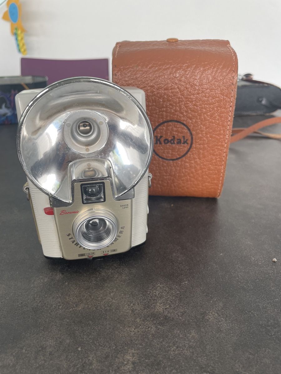 Appareil Photo Vintage Kodak Brownie Starflash – Argenté, Format 127, Année 1950 (pour Déco)