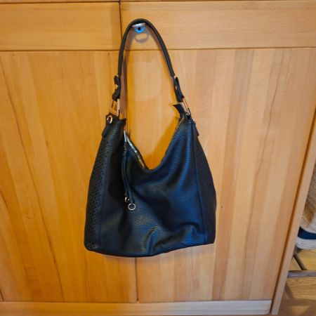 Damen Handtasche schwarz mit Schulterriemen Neu.