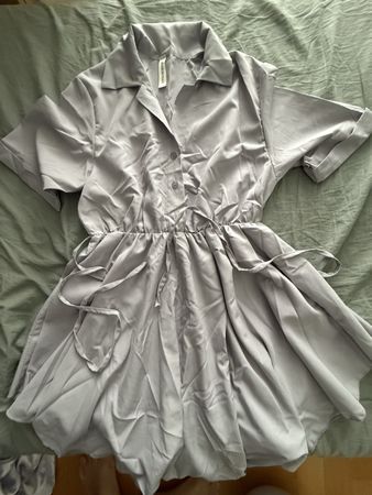 Graues dünnes kurzes Sommerkleid, Grösse M - Neuwertig!