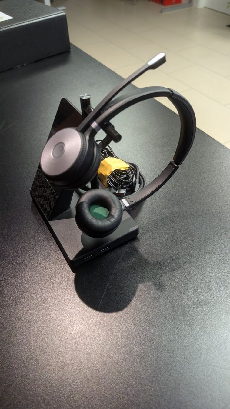 Yealink Kopfhörer: Yealink Headset mit Ladestation WHB660 – Gebraucht aus Herisau von rfsg 1