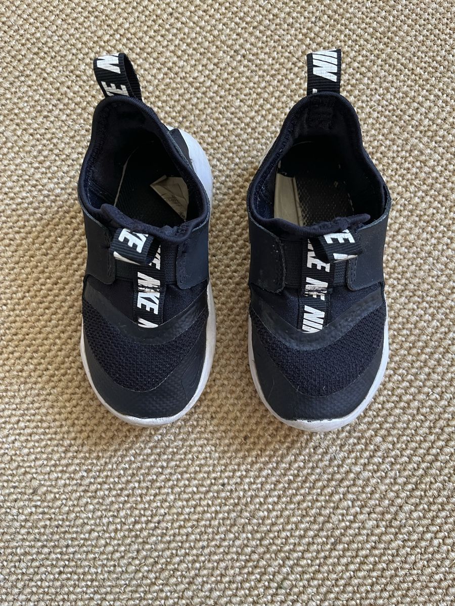 Nike Scarpe per ragazzi: Kinderschuhe, Nike, Grösse 25  – Usato da Hirzel venduto da carta9 1