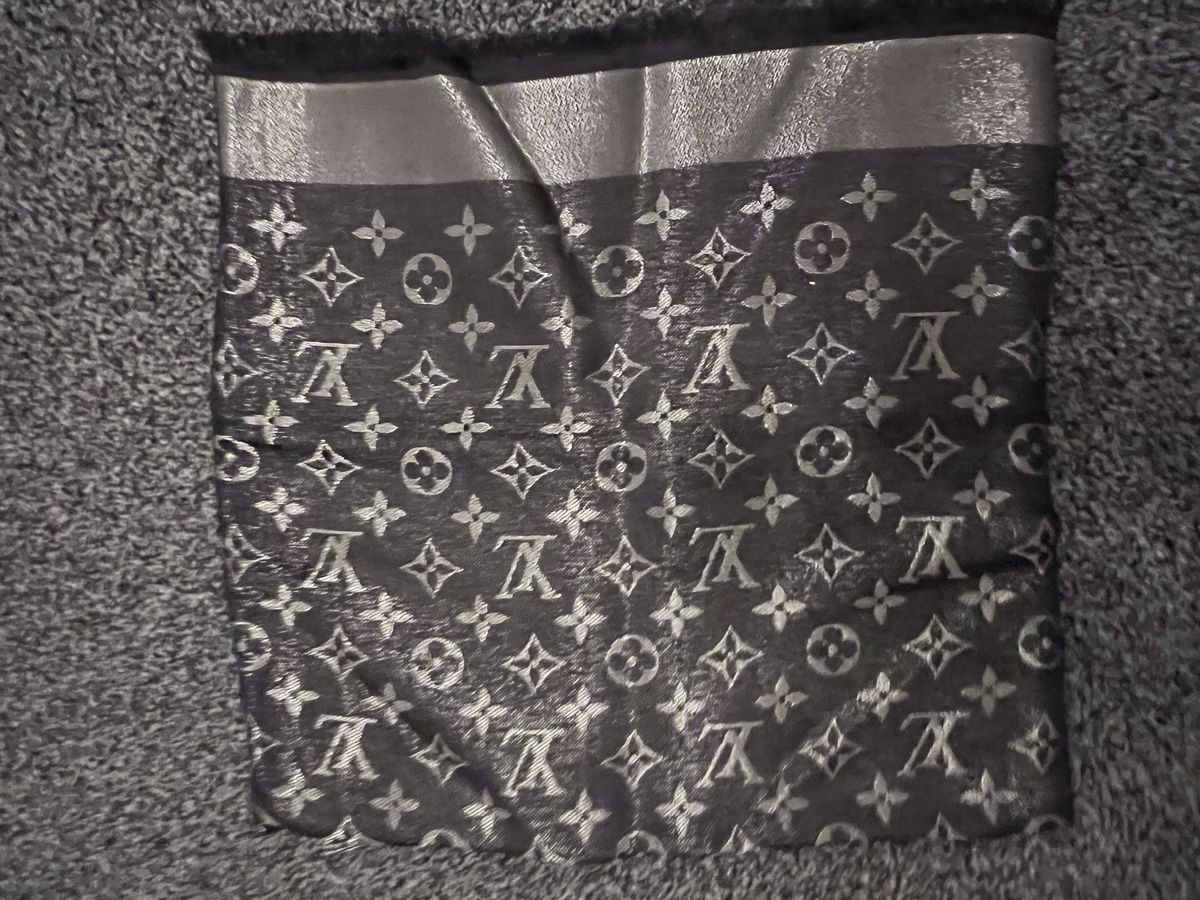 Foulard & Sciarpe: Louis Vuitton Black Scarf – Usato da Baar venduto da kri_m7t2 1