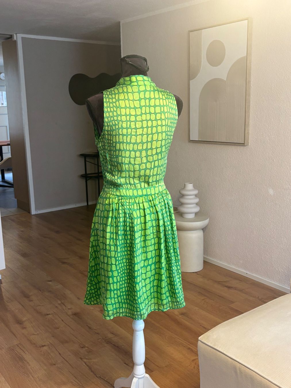 Moschino Vestiti: Moschino Dress 100% Seide – Usato da St. Margrethen SG venduto da dijanaO 2