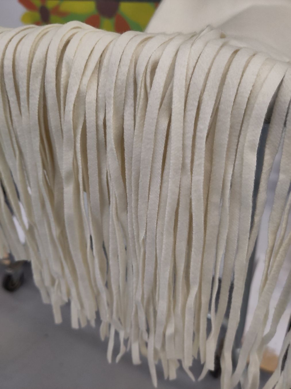 Max Mara Foulard & Sciarpe: MaxMara Schal Creme aus Kaschmir – Nuovo (secondo la descrizione) da Pratteln venduto da Cartonsducoeur_bl 2