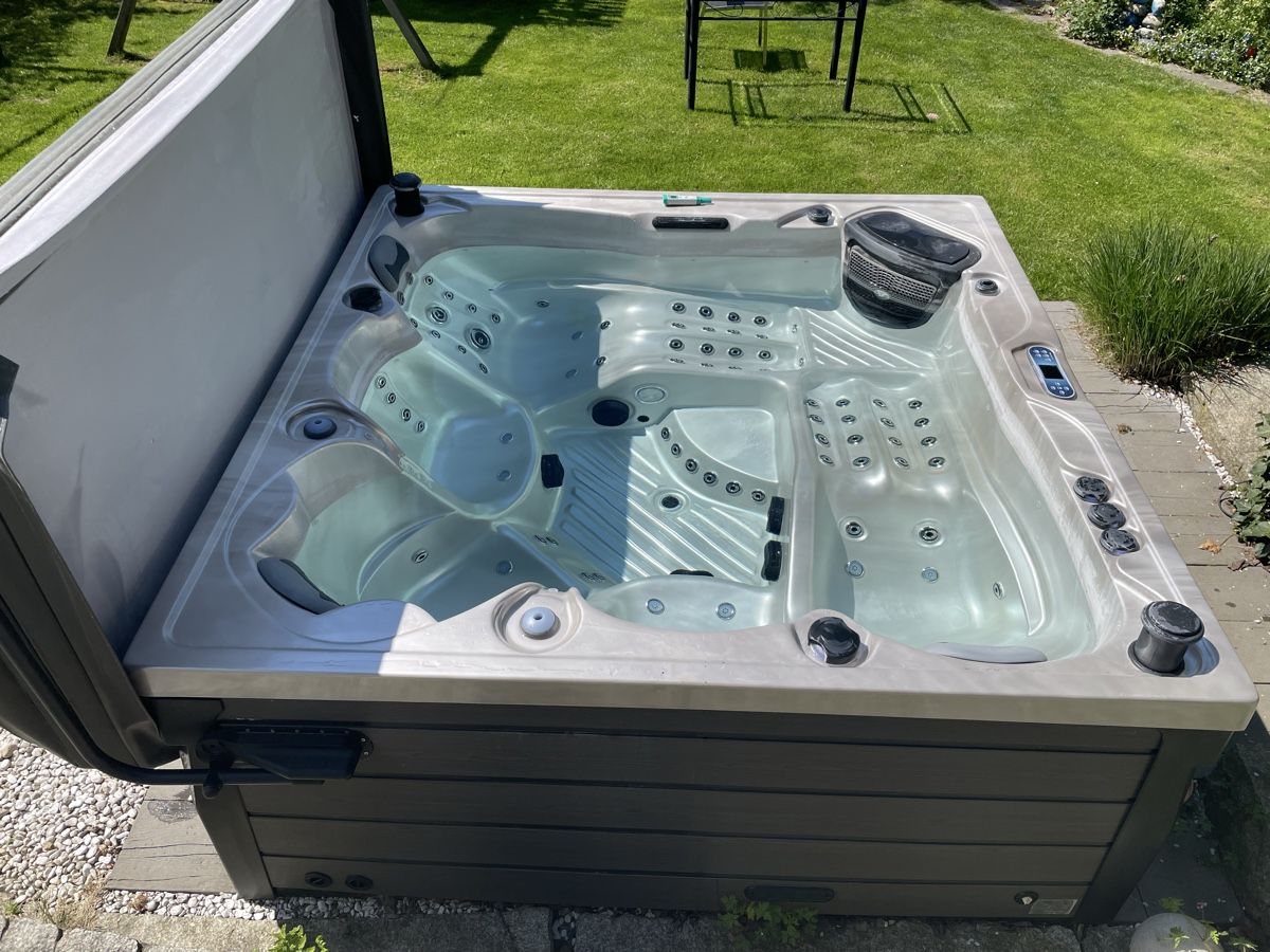 Whirlpool: Whirlpool – Gebraucht aus Heimberg von Marcel021