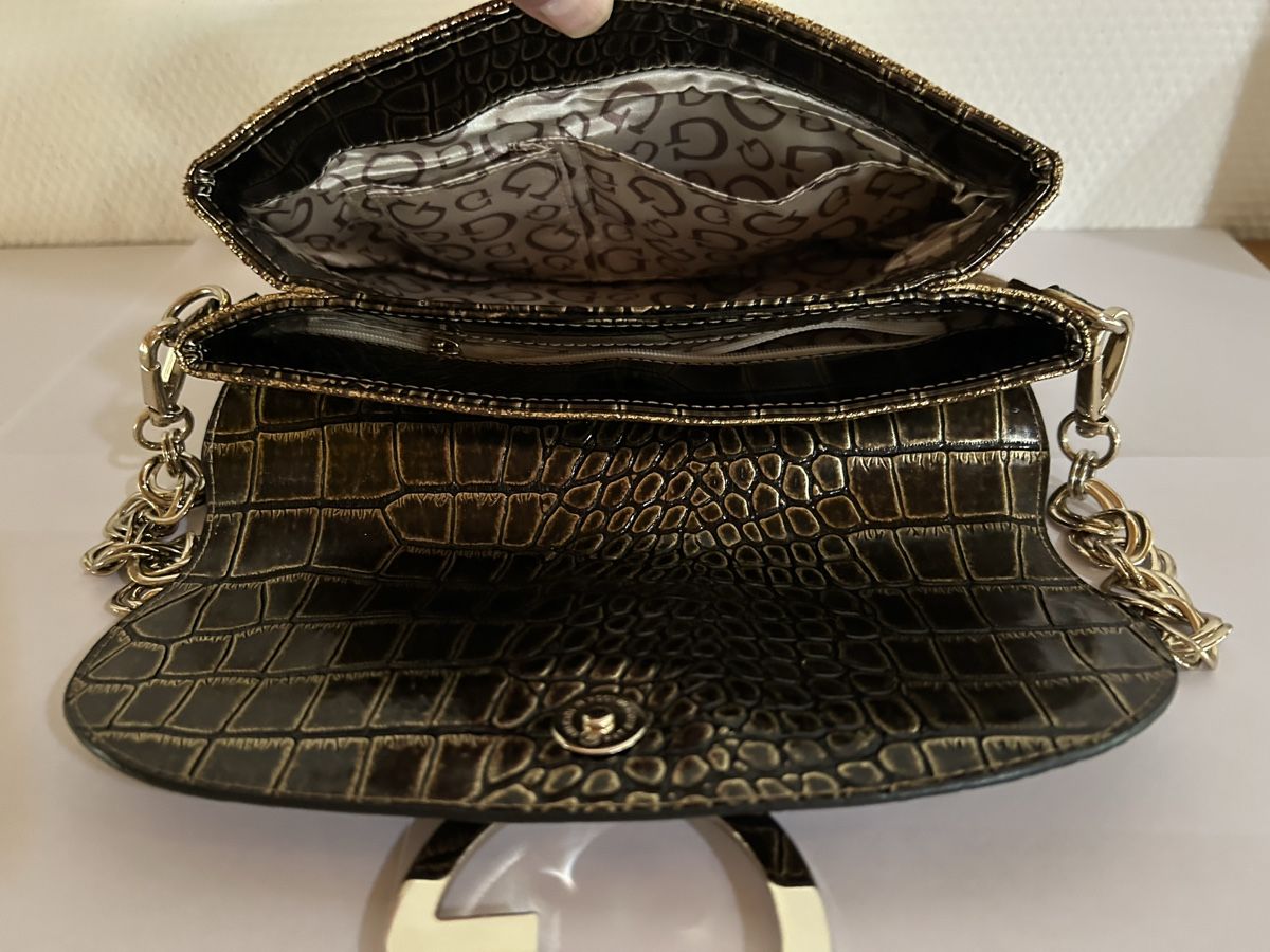 Guess Sacs femmes: Handtasche Guess  – Neuf (Voir description) à Schangnau par and_rsg2 6