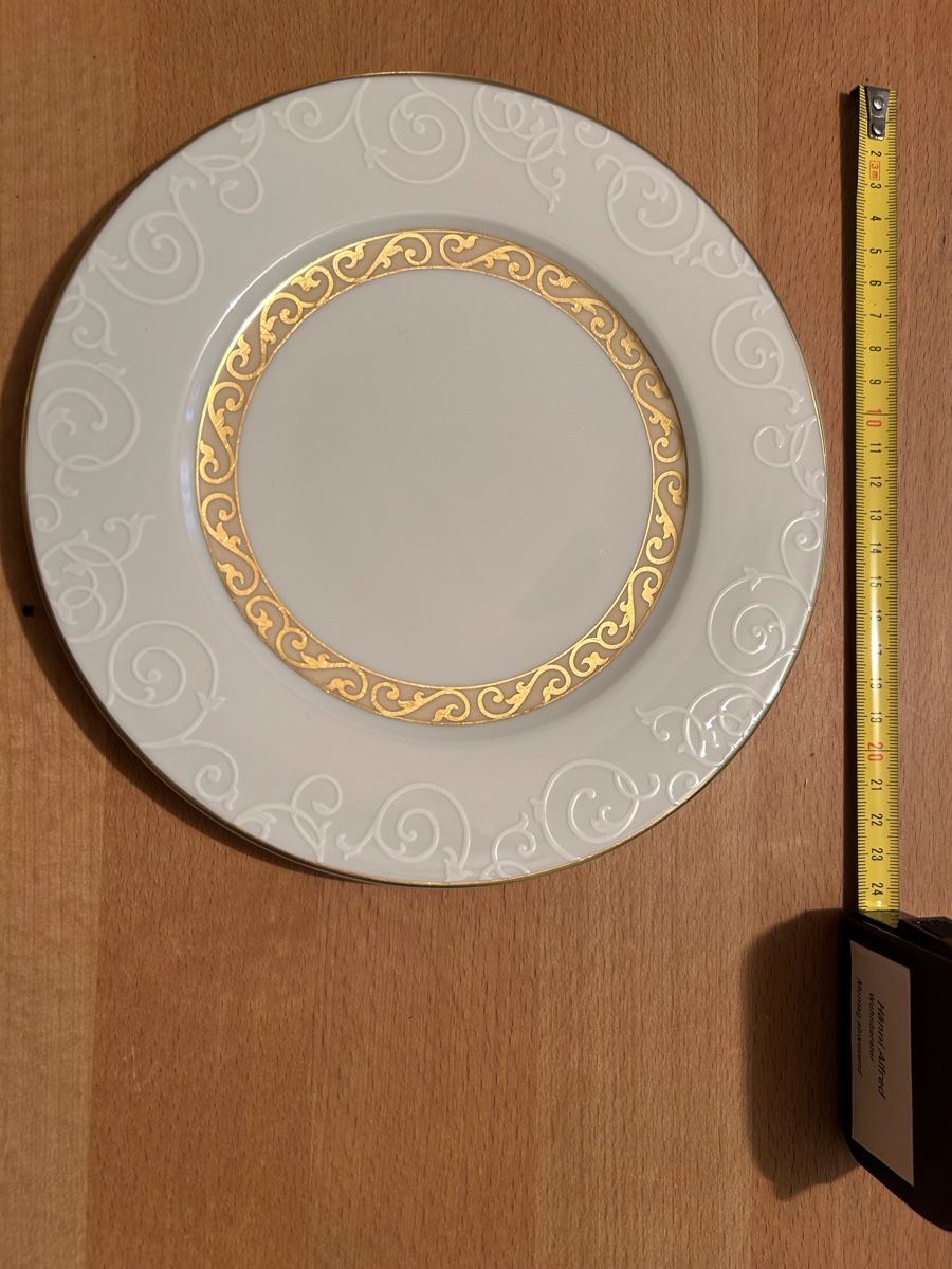 Set di piatti: Geschirr-Set mit Goldrand - Top Zustand! – Usato da Münchenbuchsee venduto da Brunopatrick 3