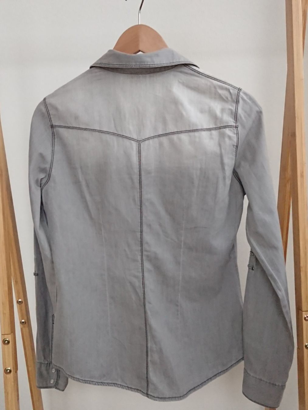 Stradivarius Camicette: Damen Bluse Stradivarius Gr. S Grau 100% Baumwolle – Usato da Hallau venduto da CHACLA 2