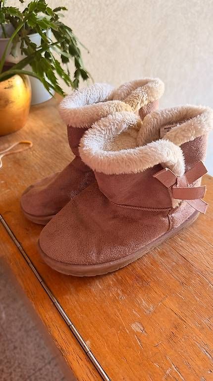 Damenschuhe: botes hiver – Gebraucht aus Penthalaz von Brunogtr35
