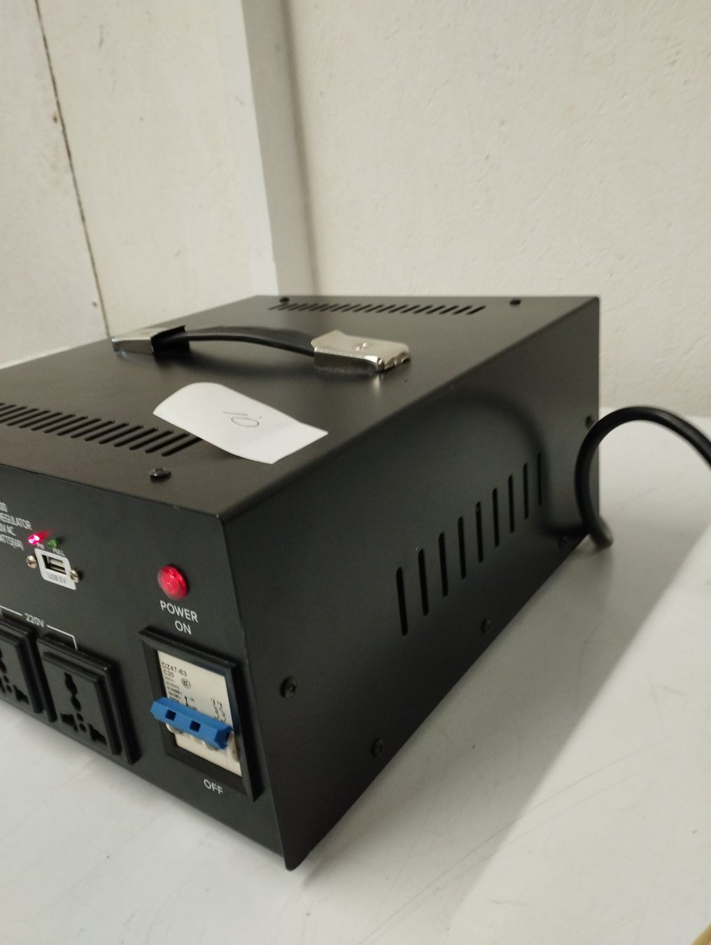 Alimentazione elettrica: 1 x Automatic Voltage Regulator MVR 3000, 220 V- 110V – Usato da Schupfart venduto da philippb06 3