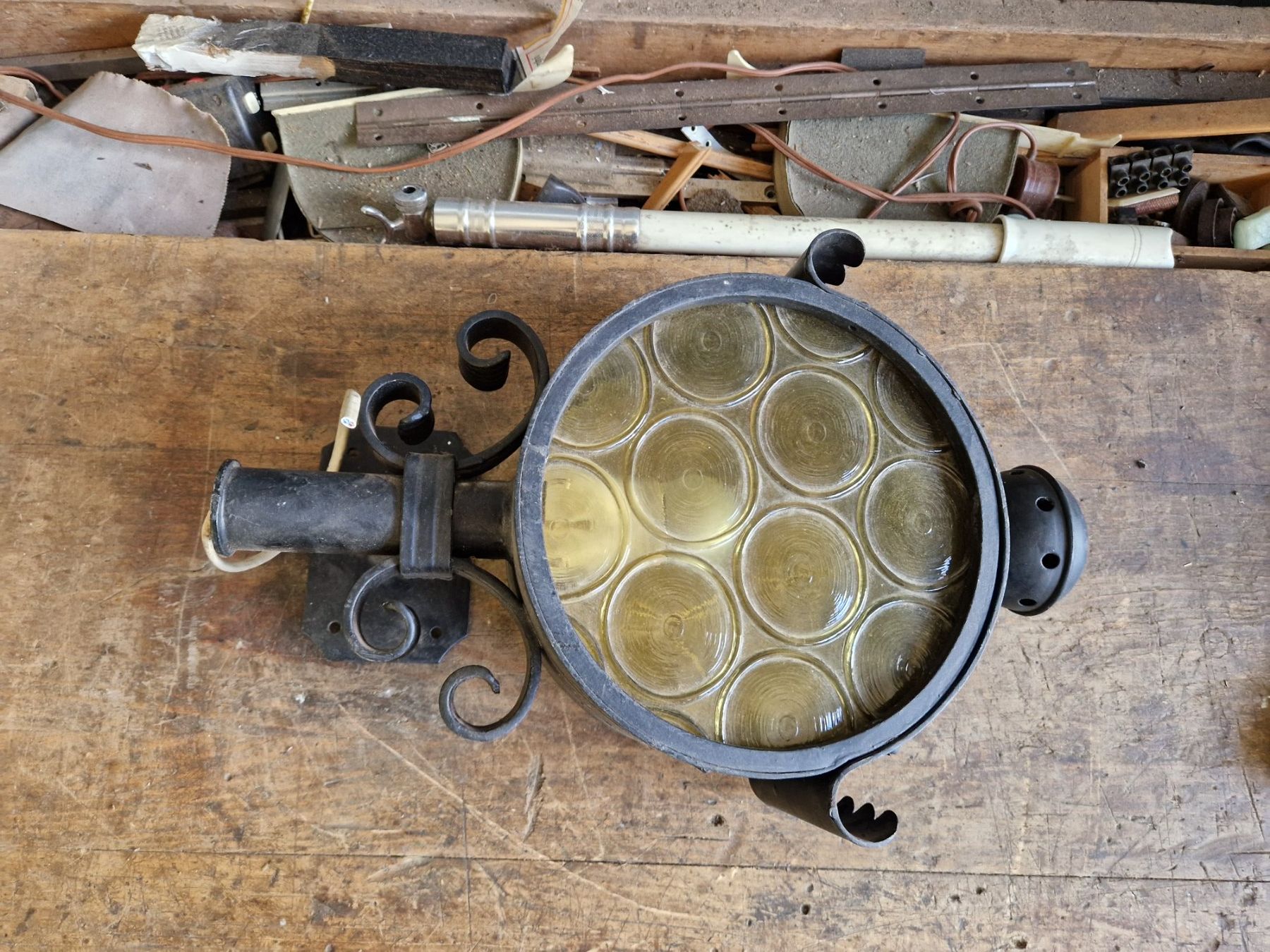 Lampade: Antica lanterna da parete – Usato da sementina venduto da patrol01