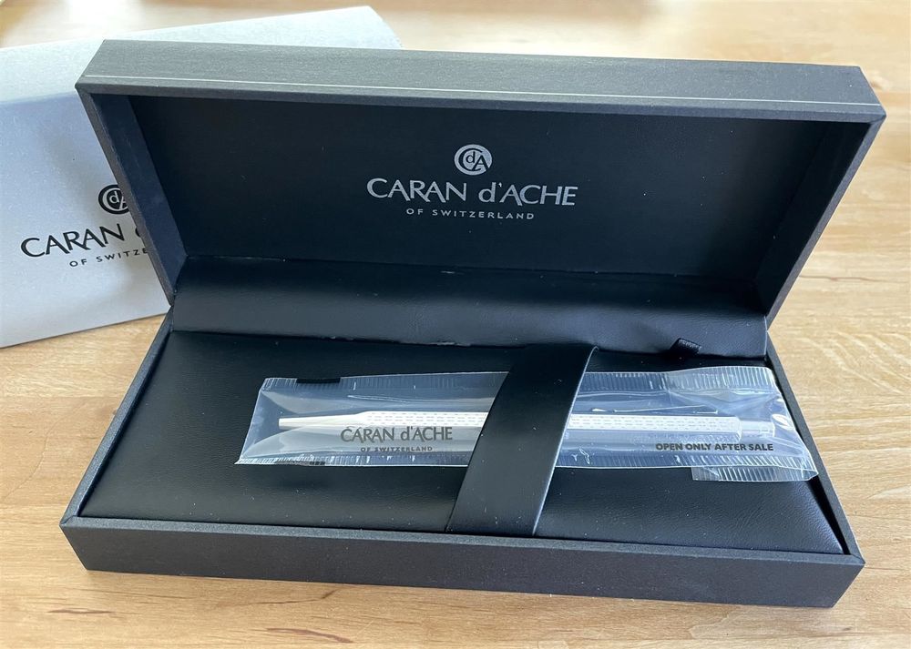 Stylo Bille Caran D'Ache Ecridor Lady Green XS - Or Et Vert - Neuf Avec étui