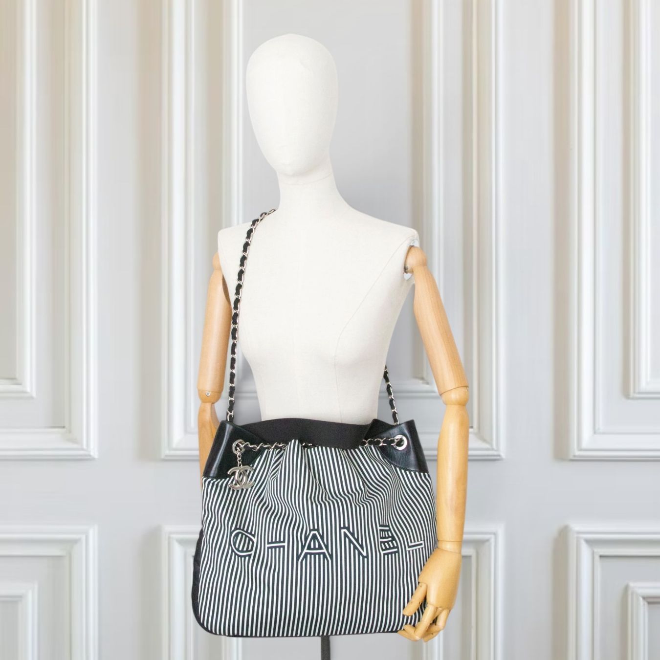 Chanel Taschen für Damen: Chanel Two-way Tasche gestreift – Gebraucht aus Binningen von Designerlabels 1