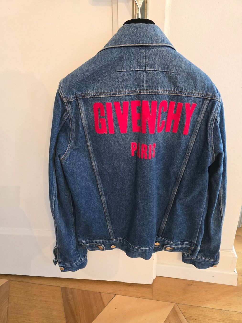 Givenchy Giacche: GIVENCHY JACKE AUS STONE WASHED-DENIM – Nuovo (secondo la descrizione) da Grenchen venduto da Lucifero17 1