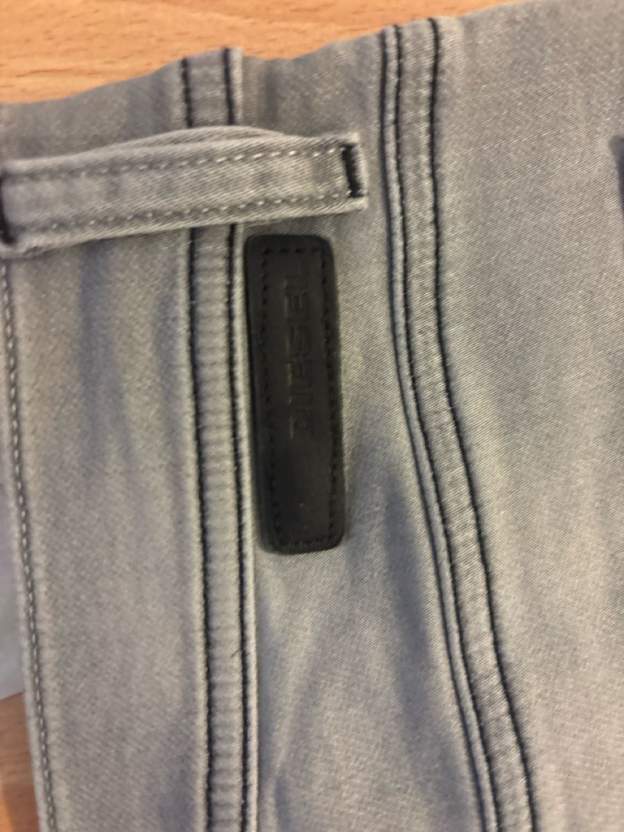 Diesel Jeans: Men's Grey Jeans Size W30 L32 new – D'occasion à Oberwil BL par ian_b5dz 2