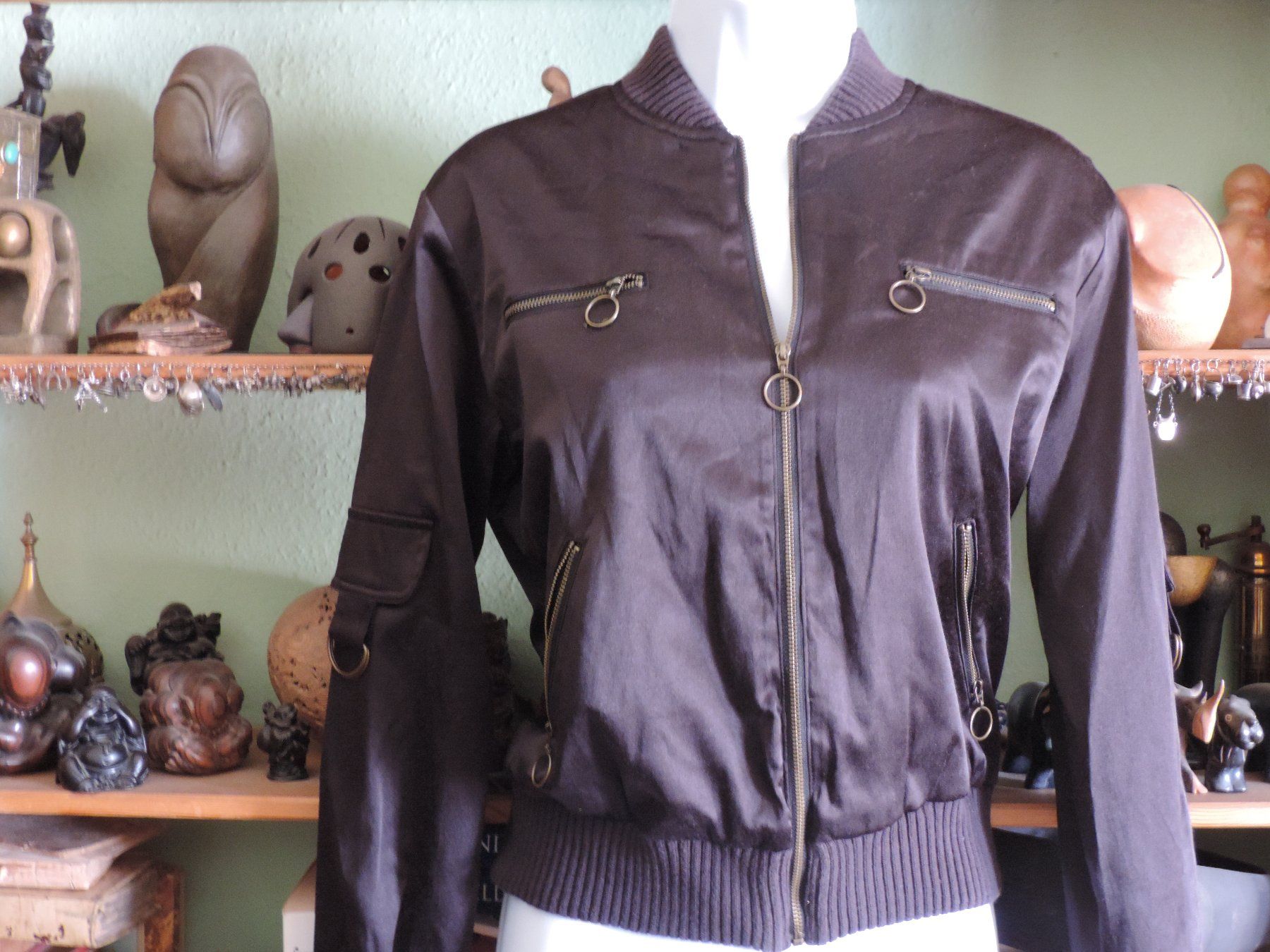 Giacche: veste légère effet satin noire – Usato da Genève venduto da Axelle333 3