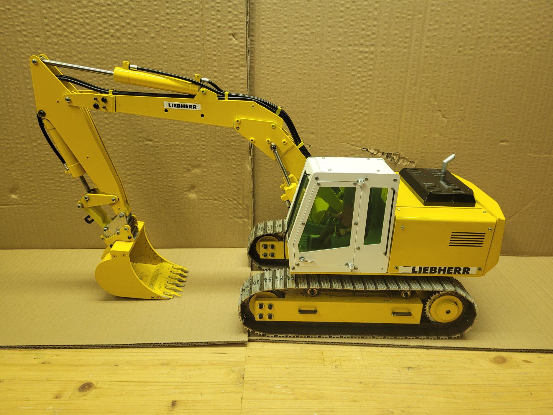 Modellismo RC: RC Bagger Stahl-Leimbach – Usato da Niederlenz venduto da Chreco 1