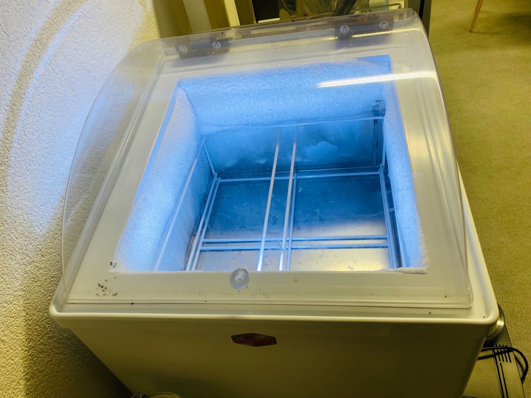 Frigoriferi: Speiseeisvitrine Ice Point – Usato da Flums venduto da Duftperle2023 8