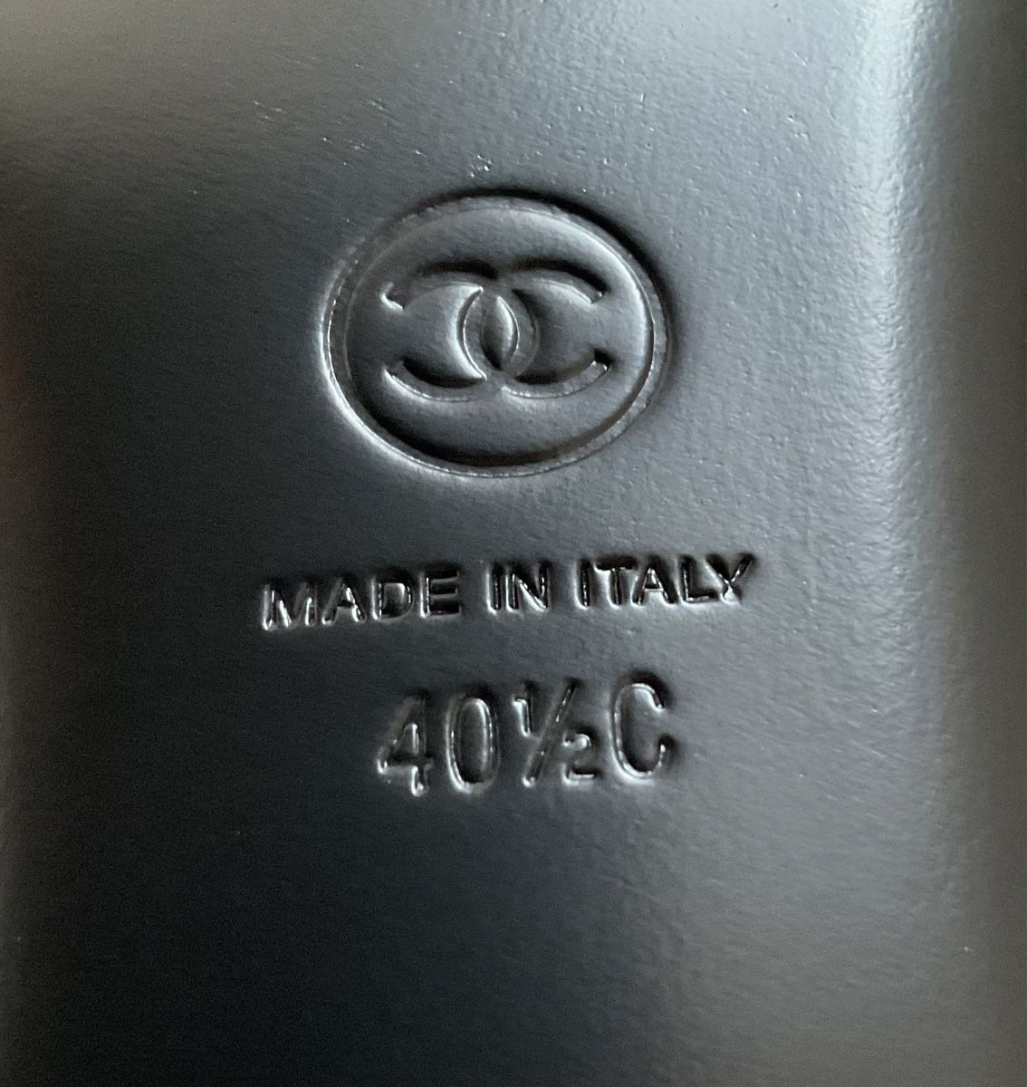 Chanel Scarpe da donna: Chanel : sandales noires – Nuovo e nell'imballaggio originale da Corseaux venduto da Mililaforet75 5