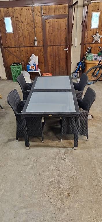Set di tavolo e panche: Hochwertige Rattanmöbel (Viplounge)  – Usato da Adliswil venduto da Caty_G