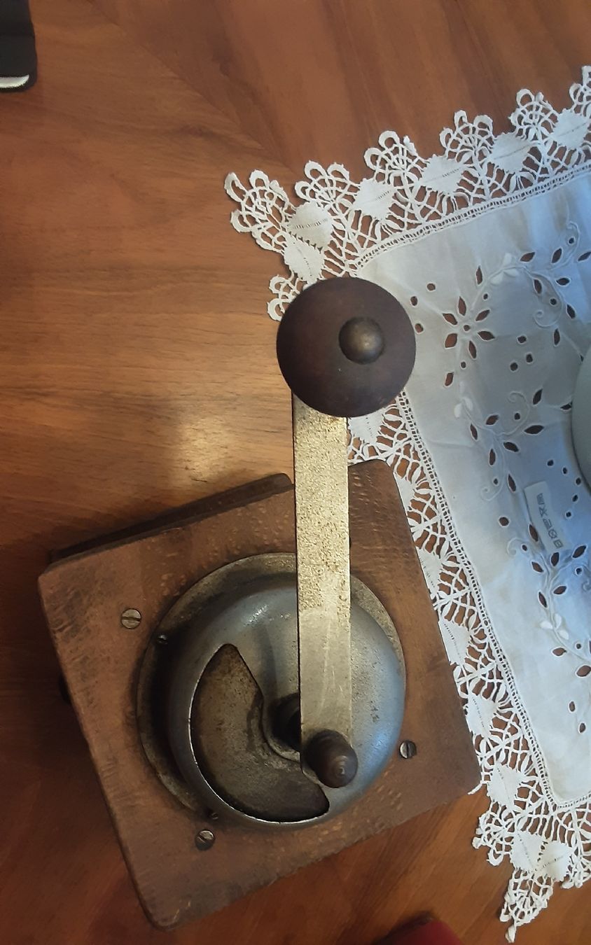 Elettrodomestici da cucina: antik Kaffeemühle  – Usato da Ambrì venduto da Maerz87 1