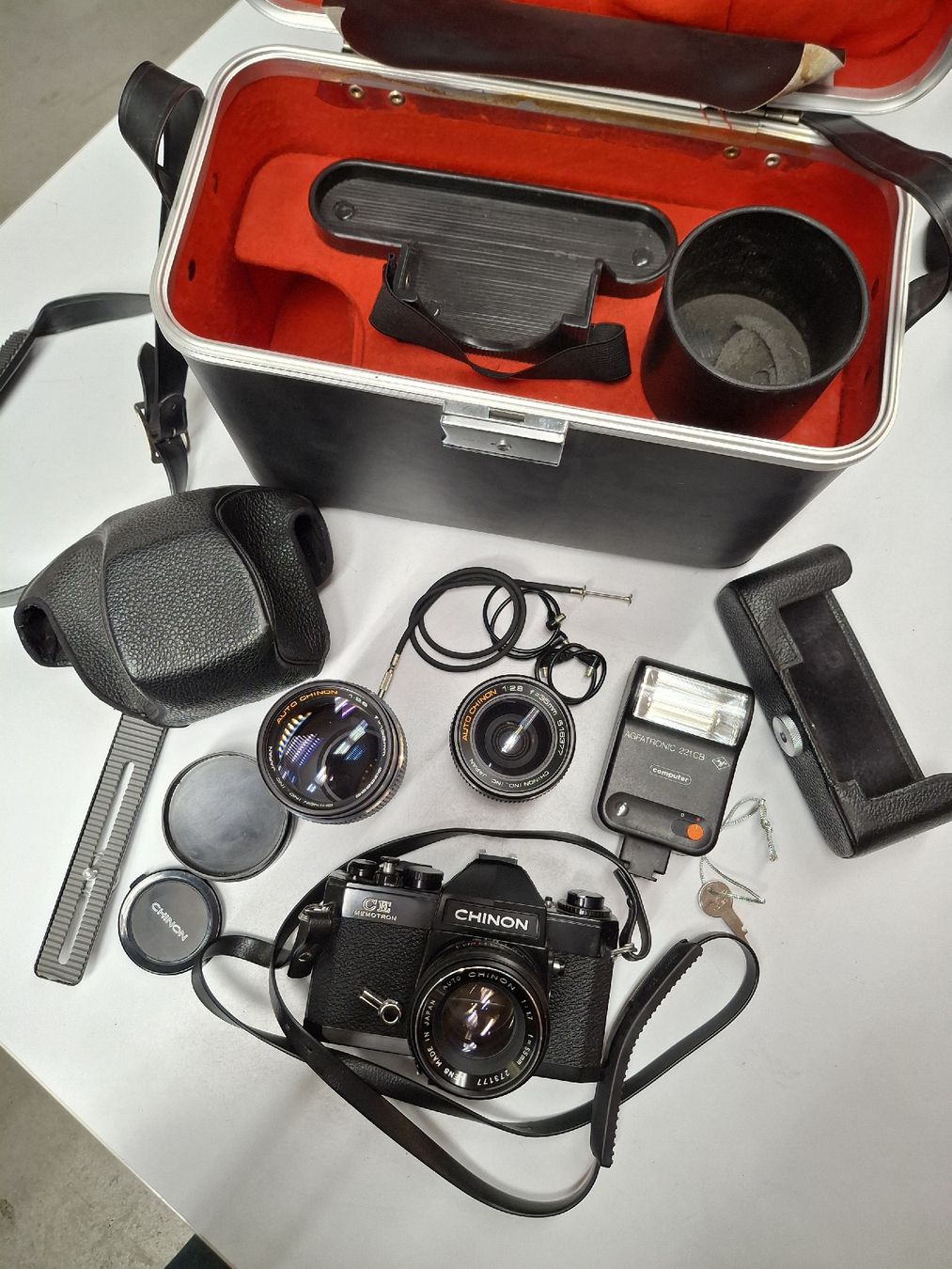 Fotocamera: Chinon CE Memotron inkl. 3 Objektive – Usato da Fislisbach venduto da HurtiBrocki