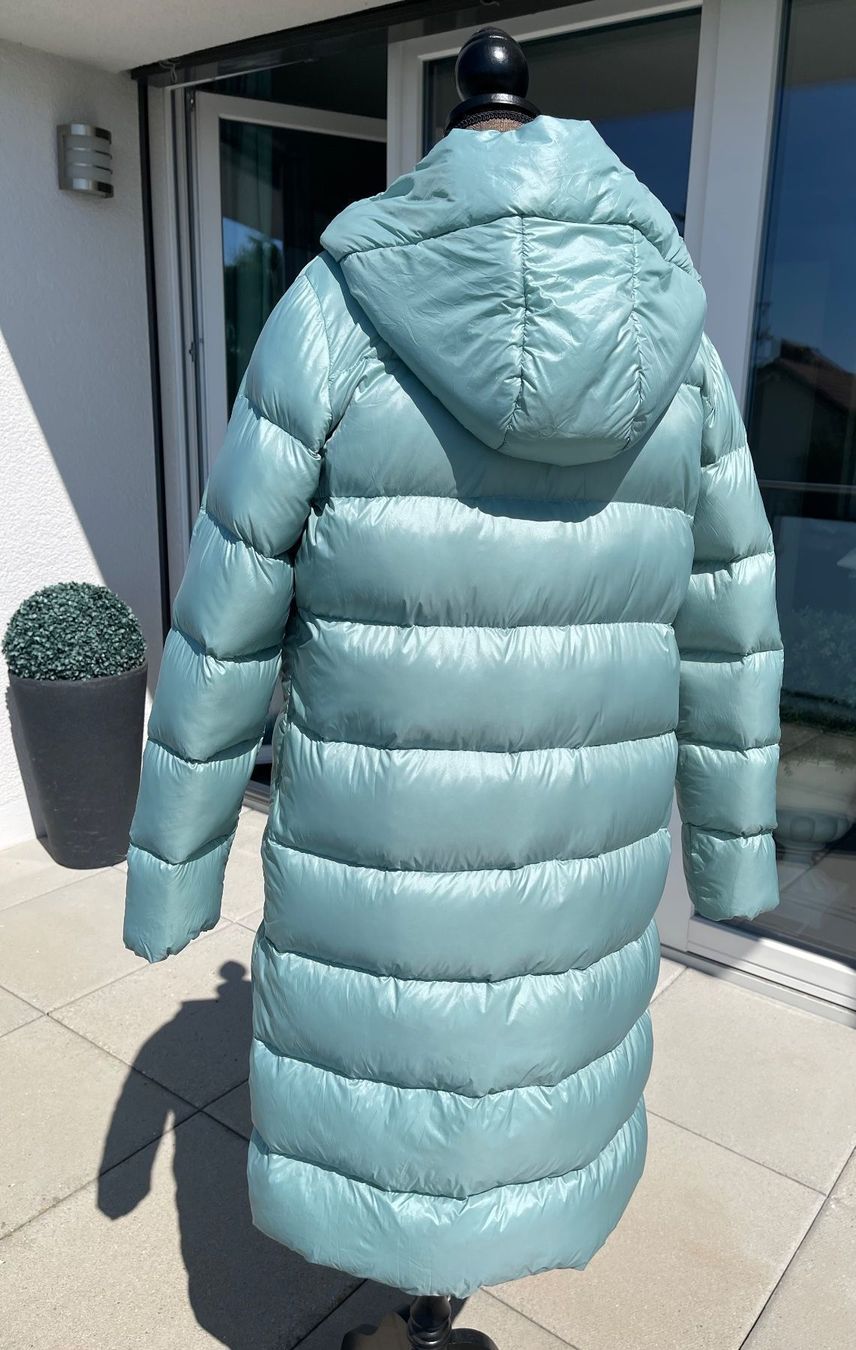 Giacche: Wunderschöne Daunenjacke perfekt für Winter oder Herbst – Usato da Winkel venduto da Luxtime 3