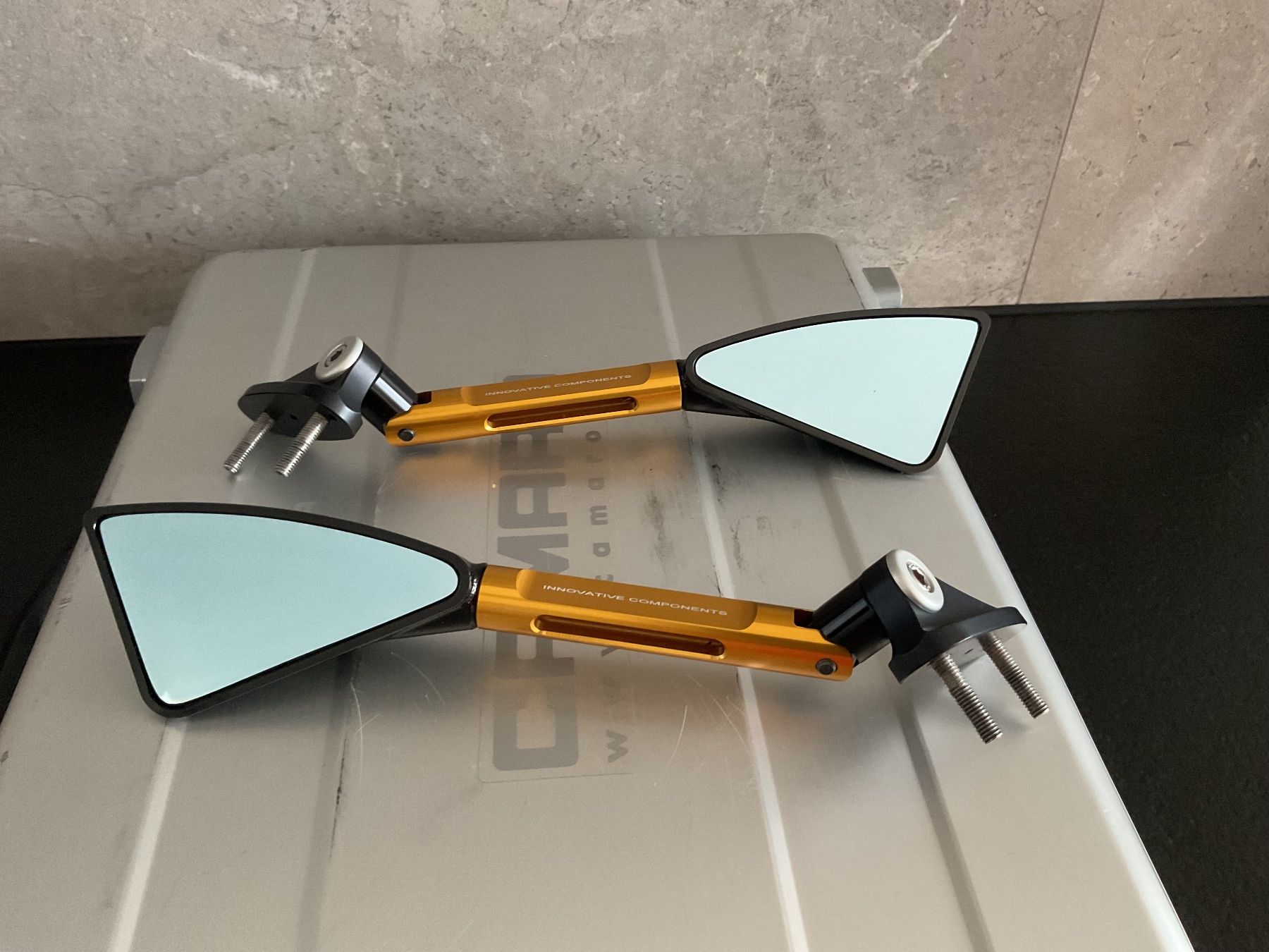 Rizoma Tutti i ricambio per moto: Rétroviseurs RIZOMA – Nuovo e nell'imballaggio originale da Neuchâtel venduto da sta_7qfy 2